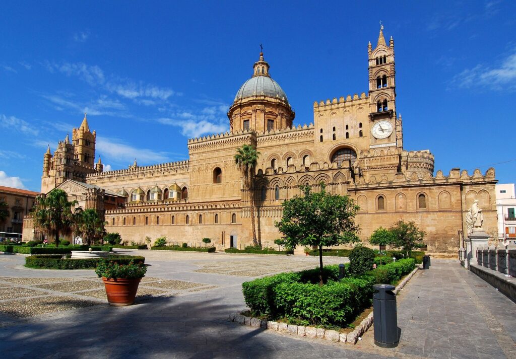 Deposito all'interno delle stazioni a Palermo